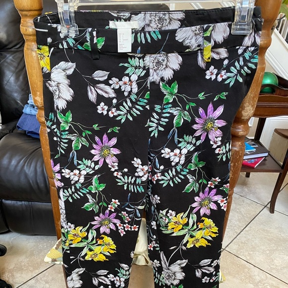 H&M Pants - H&M Floral Slacks Size 4